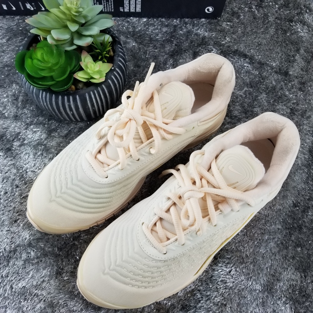 Nike Air Max Deluxe Sneakers - Picture 3 of 8